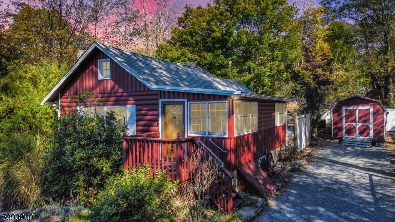 Primary Photo - 215 Annisquam Rd