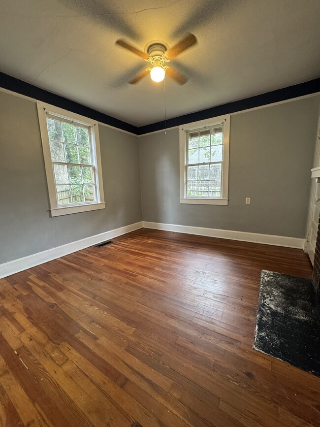 Foto del edificio - Available Now in Chicopee Village
