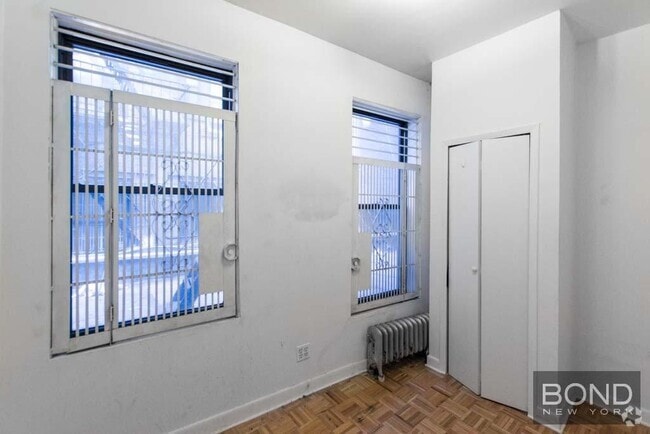 Building Photo - 369 Broome St