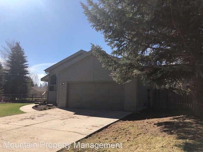 Building Photo - 3 br, 2 bath House - 1473 W. Meadows Conne...