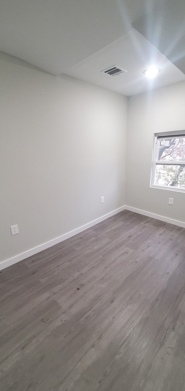 Bedroom - 1075 Sanford Ave