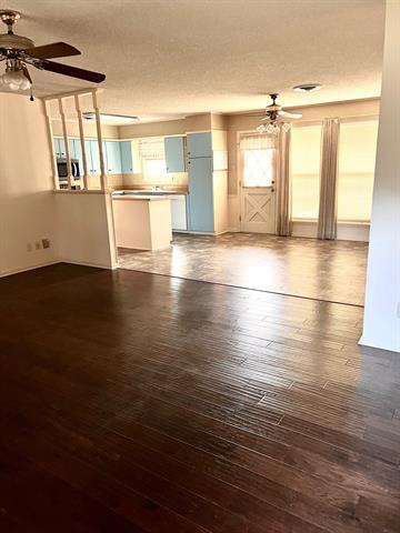 Foto del edificio - 1227 Tanglewood Dr