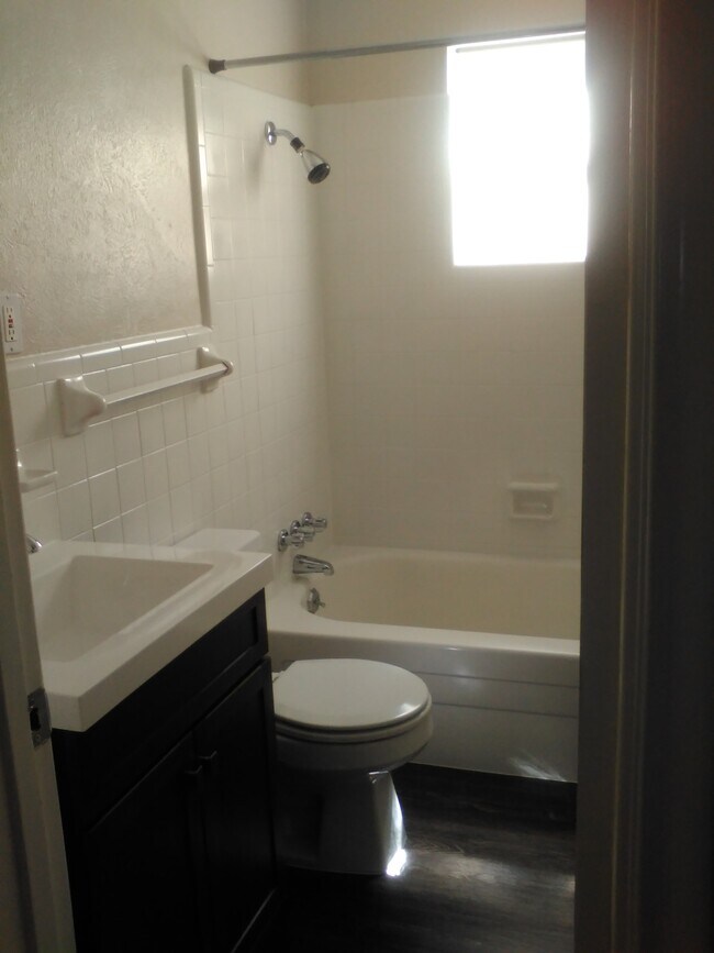 Foto del edificio - 6205 Oram St