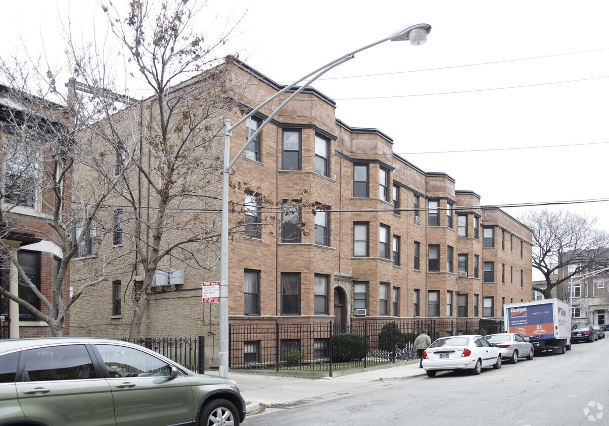 Foto del edificio - 3834-3842 N Wilton Ave