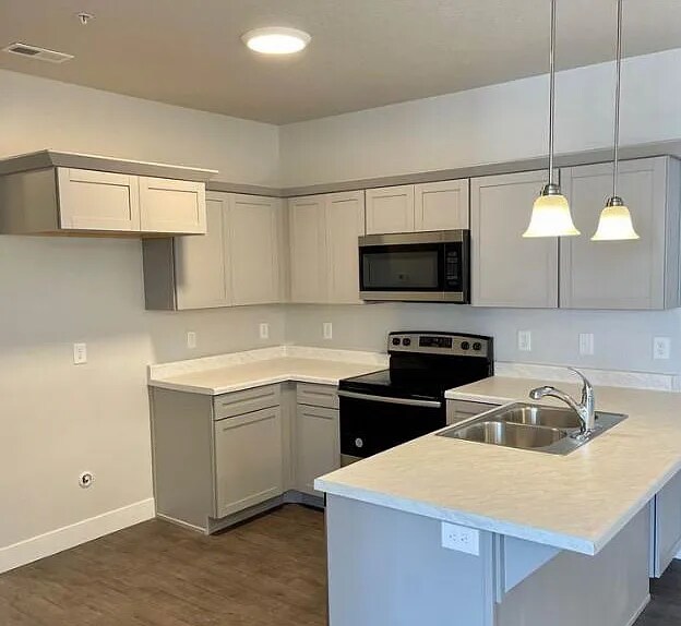 Foto del edificio - 938 W Coral Charm Way