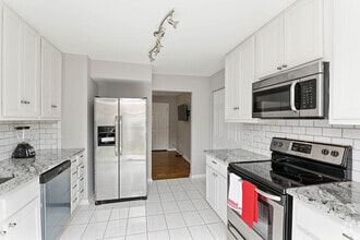 Building Photo - 6309 Thunderbird Dr