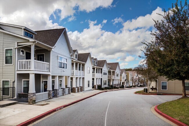 El-colectivo-en-Clemson-Cottage-and-Townhome-Apartments-cerca-de-la-Universidad-de-Clemson - The Collective at Clemson