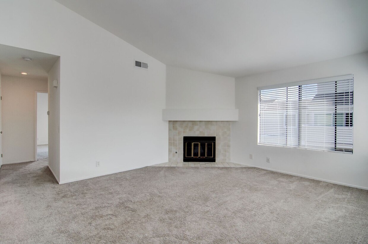 2 Bedroom Condo Located In Quiet Irvine HO... - 2 Bedroom Condo Located In Quiet Irvine HO...