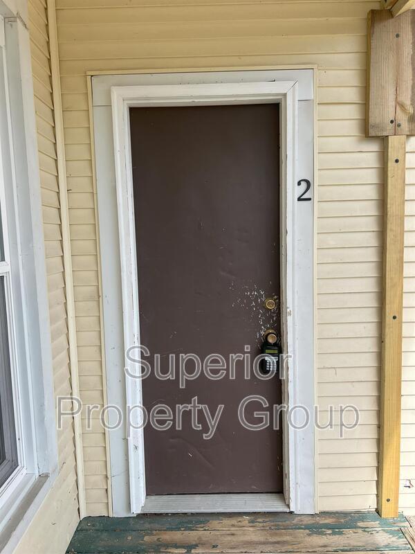 416 S Locust St Unit Upper, Janesville, WI 53548 Condo for Rent in