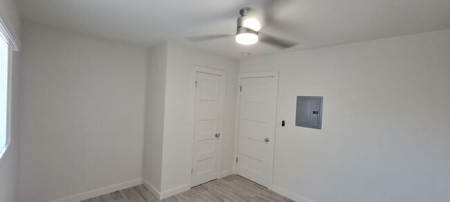 Building Photo - Newly Remodeled 1 Bedroom / Call or text O...