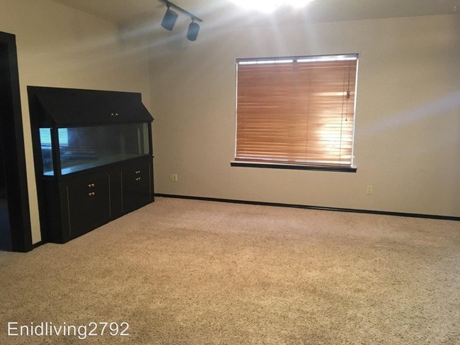 Building Photo - 3 br, 1 bath House - 122 Anthony Dr.