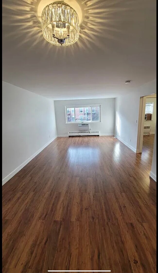 Foto del edificio - 2431 43rd St