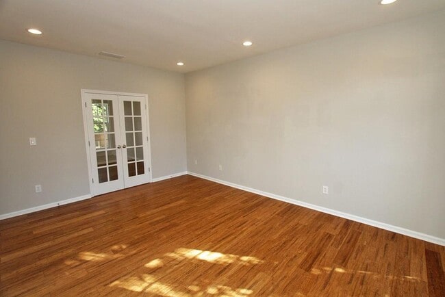 Building Photo - 5057 Bethpage Dr NE