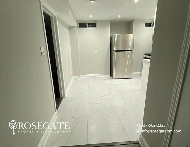 Photo du bâtiment - Modern 2-Bedroom Basement Apartment with In-Unit Laundry – Mississauga