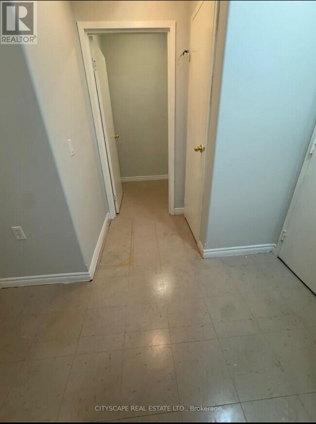 Photo du bâtiment - 24 Harris Ave