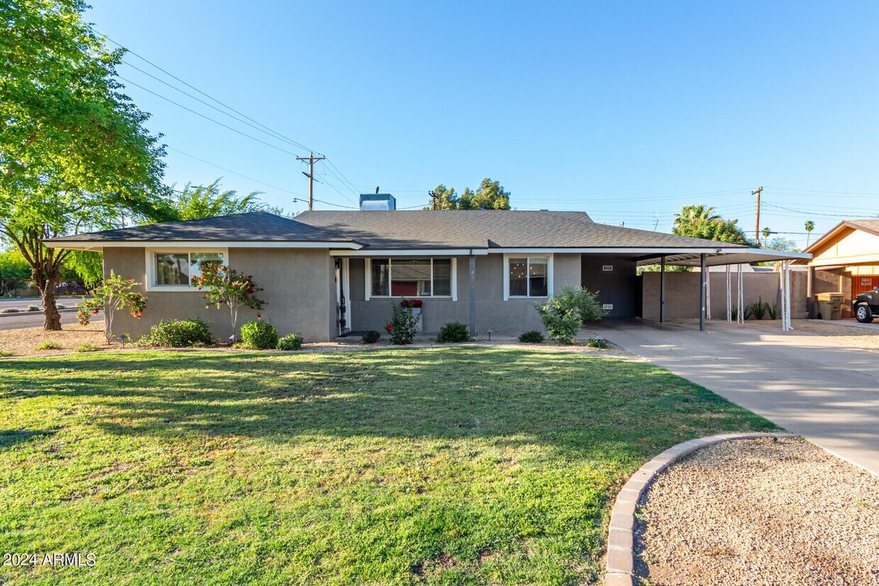 Primary Photo - 1422 W Orange Dr