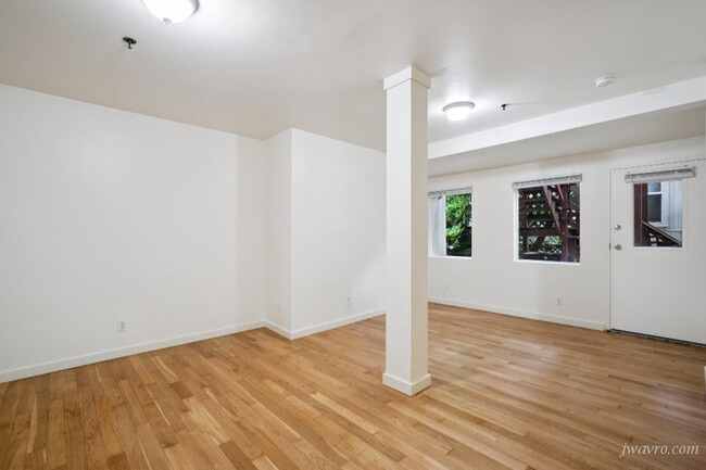 Building Photo - 647 Minna St