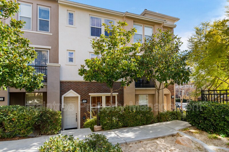 Foto principal - 1162 Elfin Forest Rd W