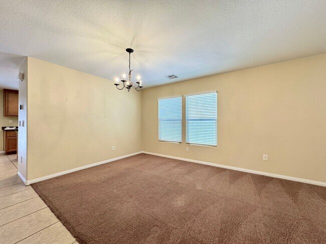 Foto del edificio - 5517 Roans Prairie St