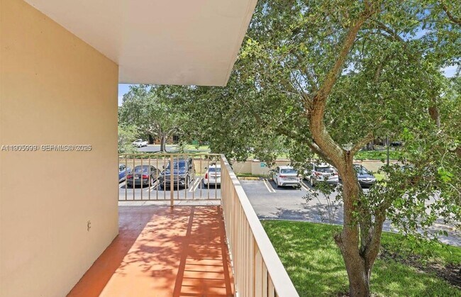 Building Photo - 13100 SW 92nd Ave