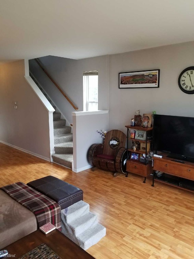 Foto del edificio - 3110 Falling Waters Ln