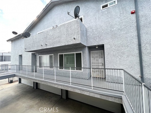 Foto del edificio - 925 Centinela Ave