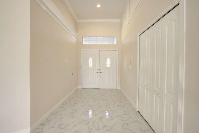 Foto del edificio - 8028 Plantation Lakes Dr
