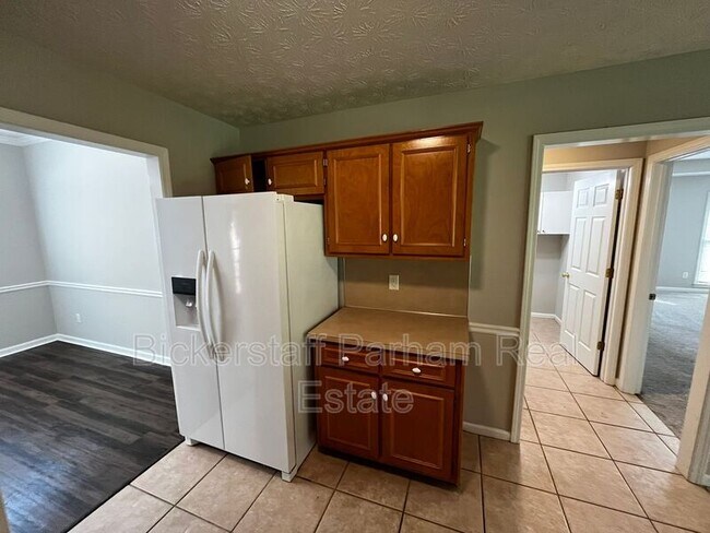 Building Photo - 8012 Rocky Creek Dr
