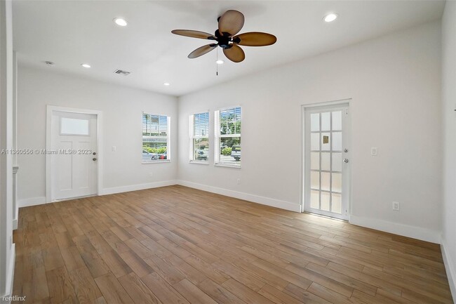 Building Photo - 3 br, 2 bath House - 431 N K St # 1