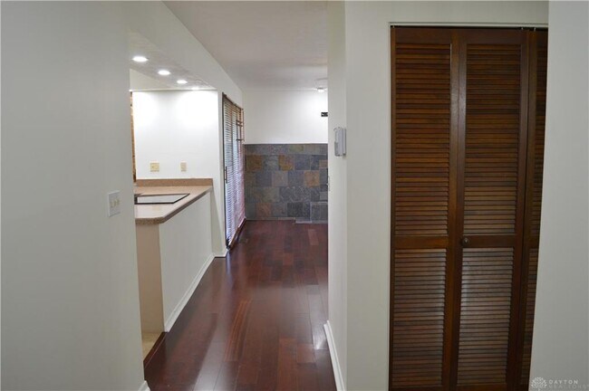 Foto del edificio - 1280 Kentshire Dr