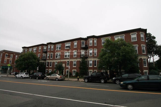 Building Photo - 11 Barrows St