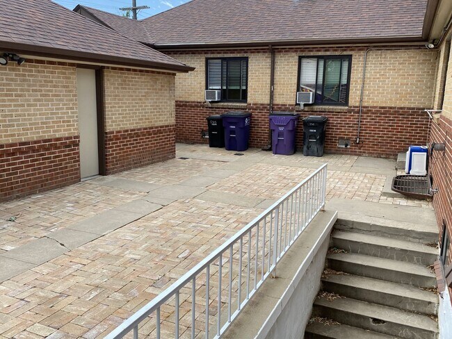 Foto del edificio - Must see Updated 2 bedroom, 1 bath home - Great Location!