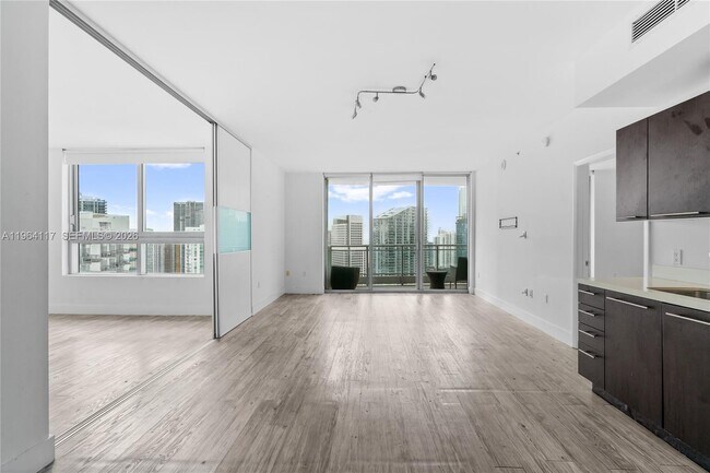 Foto del edificio - 90 SW 3rd St