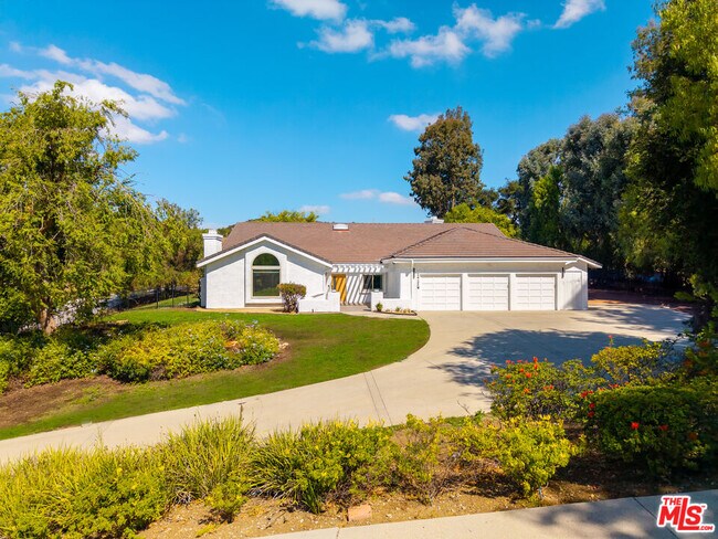 Foto del edificio - 24228 Dry Canyon Cold Creek Rd