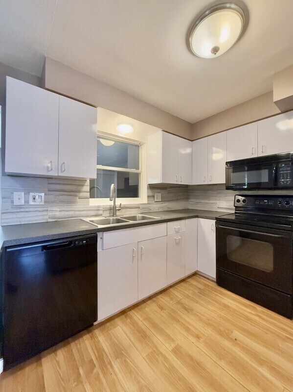 Foto del edificio - 5333 63rd St N