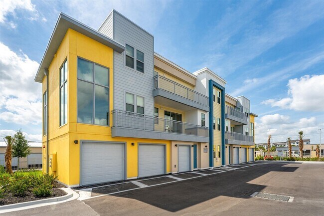 Foto del edificio - 8665 Ivanhoe Dr
