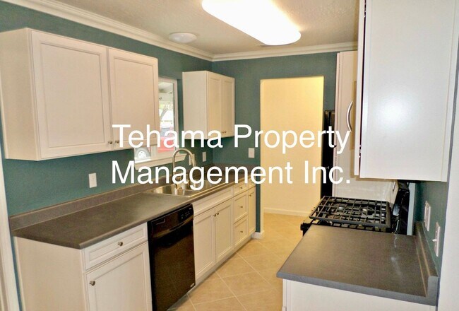 Foto del edificio - Charming 3 bedroom 1 bath with spacious bo...