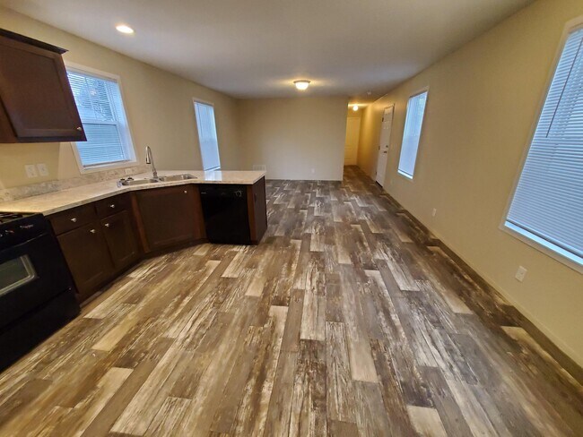 Foto del edificio - 48 Sparrow Hill Dr