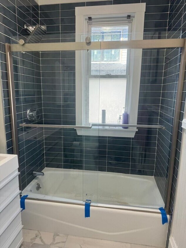 Foto del edificio - AMAZING 6 BED 3 BATHS IN SOMERVILLE!!!!!!!