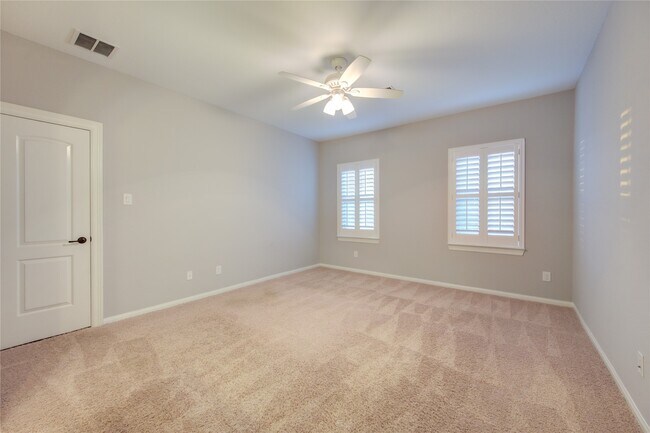 Foto del edificio - 4711 Derbywood Glen Ln