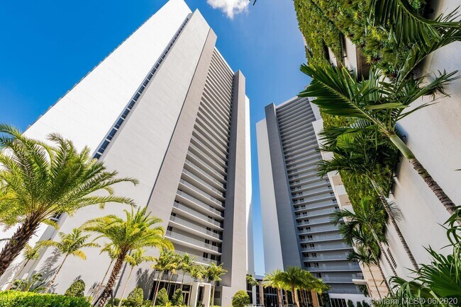 Building Photo - 16385 Biscayne Blvd