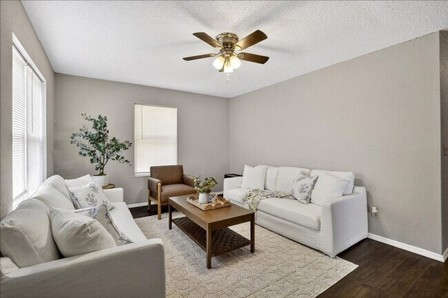 Foto del edificio - Charming 3BR House in Alton