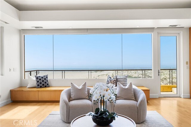 Foto del edificio - 1554 E Oceanfront