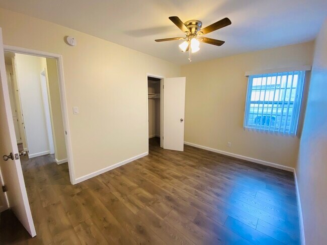 Foto del edificio - 2 bed 1 bath Casita!