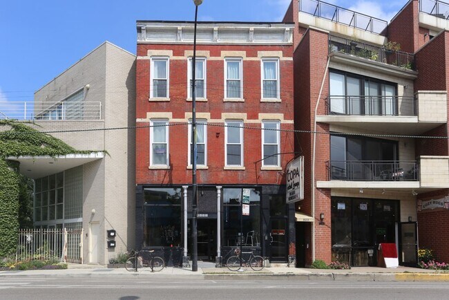 Building Photo - 1637 N Clybourn Ave
