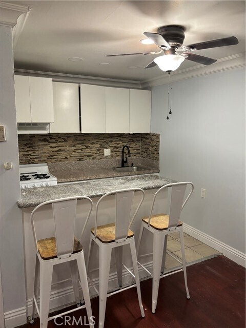 Foto del edificio - 9031 Phyllis Ave