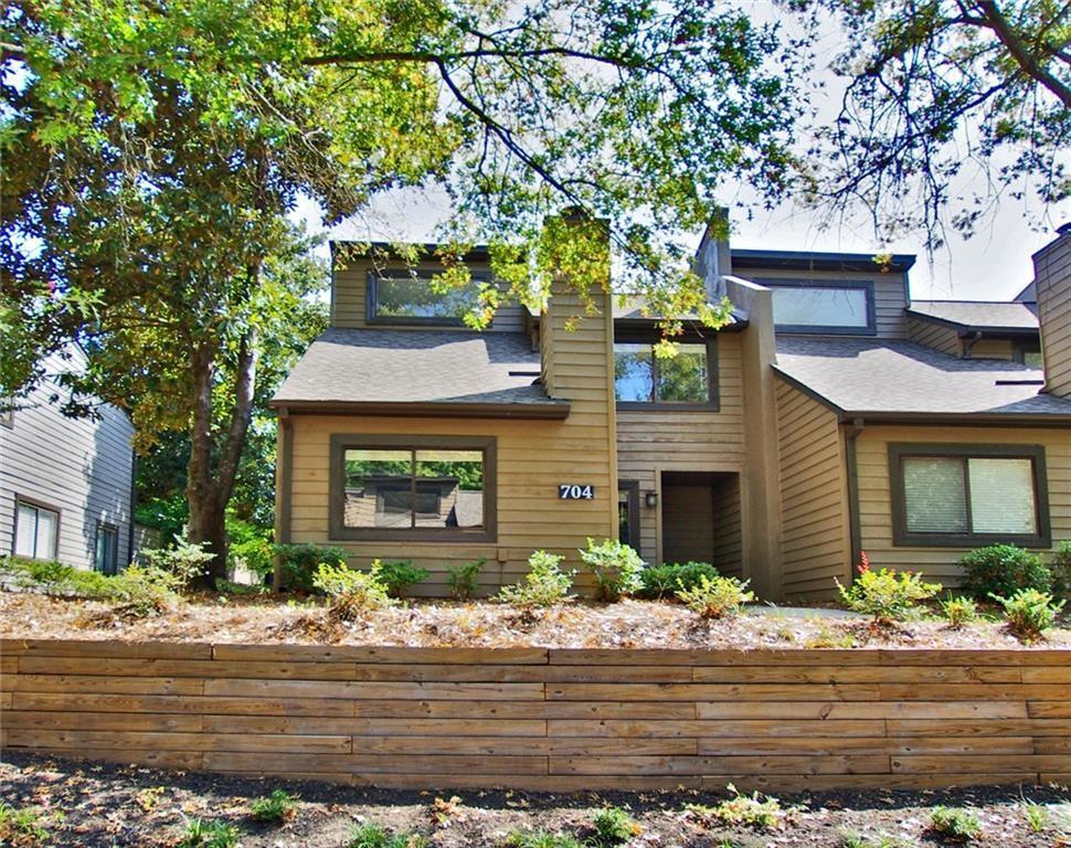Primary Photo - 704 Cedar Chase Cir NE