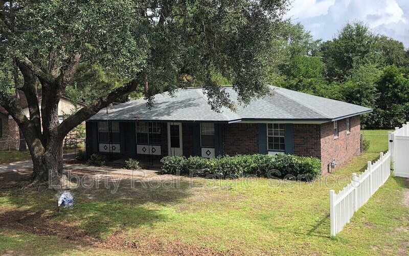 Primary Photo - 108 Deal St