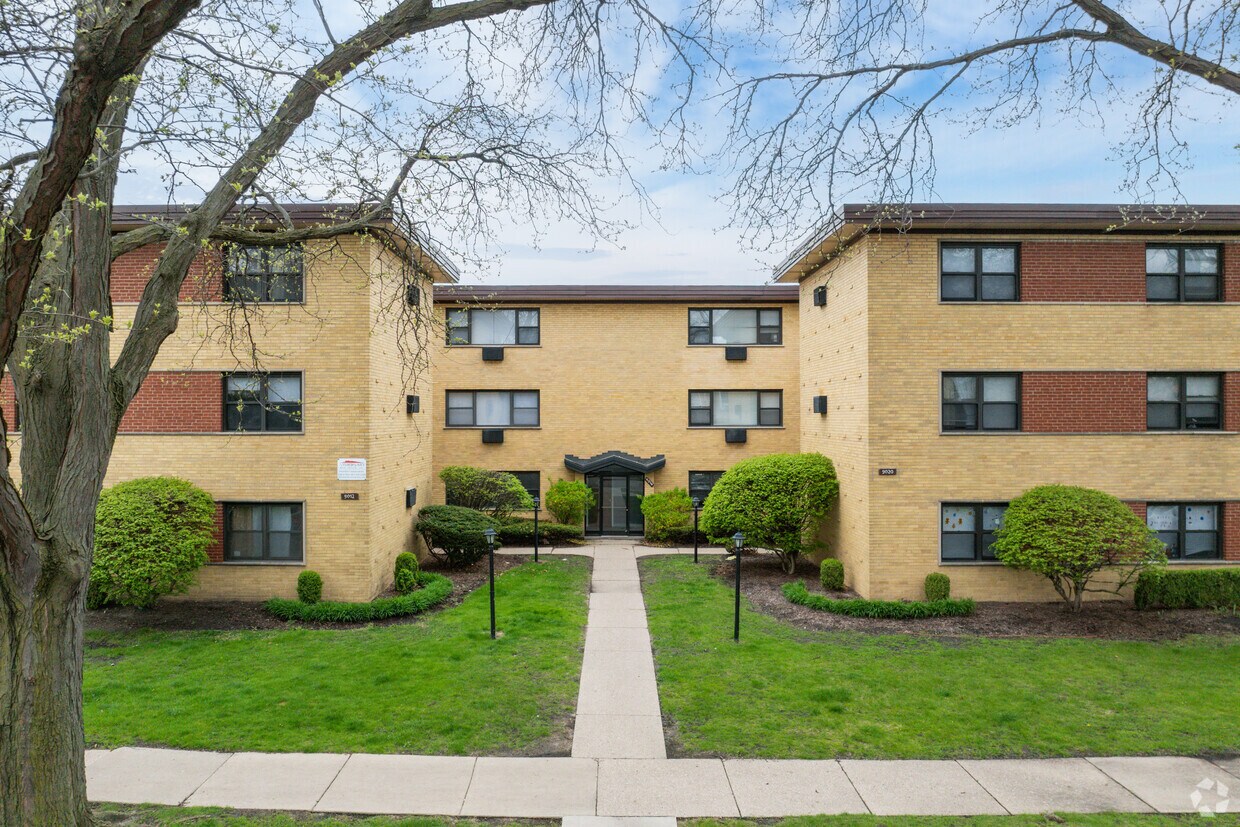 Exterior alternativo - 9016 Lamon Ave