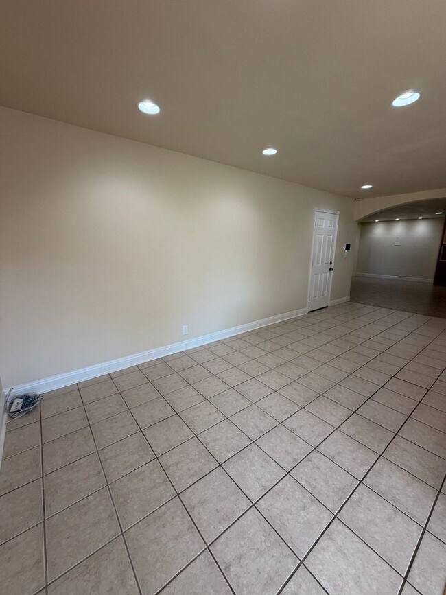 Building Photo - Beautiful Citrus Heights Home